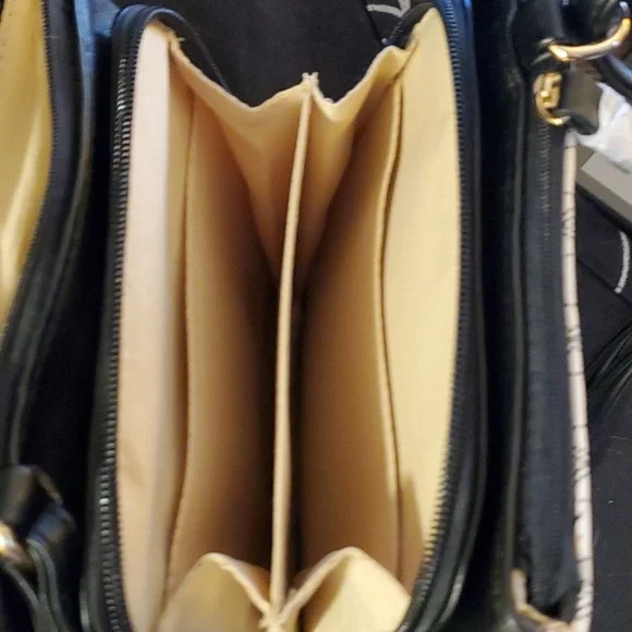 Giani Bernini NWOT Signature Crossbody - Picture 10 of 15